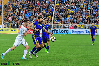 Белая перчатка «желто-синим»