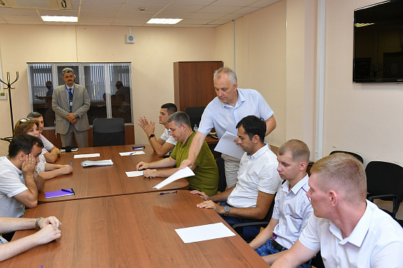 Чтобы справиться с конкурсными заданиями, требовались знания и сноровка. Источник фото: РоАЭС.