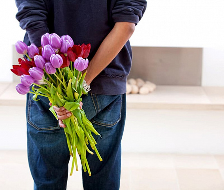 Женщинам – цветы. Мужчинам – книги