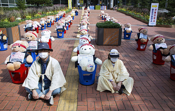 Хроники коронавируса: комендантский час в Европе, российские дети не заразны, на Дону ловят хайп