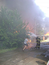 Гаражи горят