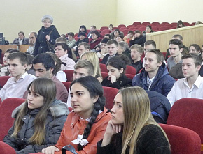 «Тетя, дядя, не ленитесь, на газету подпишитесь!»