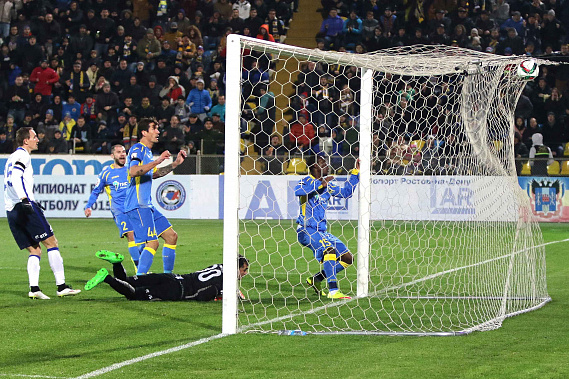 Баштуш забивает победный гол...