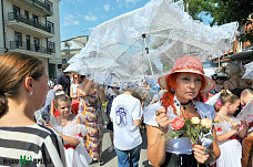 В Таганроге прошел фестиваль «Зонтичное утро»
