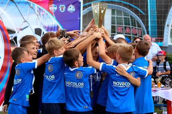 Каменские футболисты будут помогать коллегам из ДНР