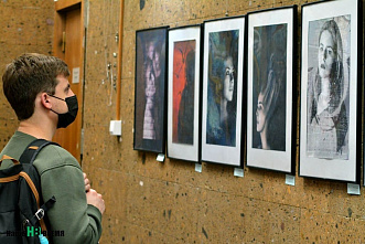 Юбилей арт-проекта «Квадрат+» отметили в Донской библиотеке