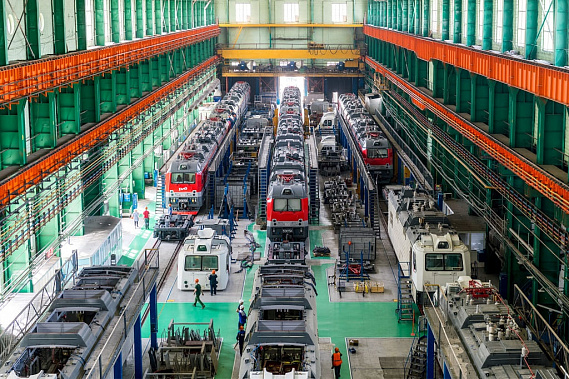 Электровозосборочное производство на НЭВЗ теперь имеет и цифрового «двойника», позволяющего скорректировать все сотни технологических процессов онлайн.