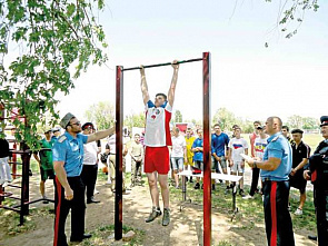 – Здорово дневали, казаки! – Слава богу!