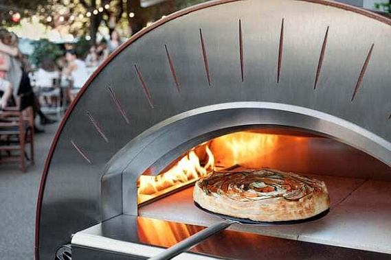 В Донецке приступили к выпуску оборудованию для выпечки пиццы