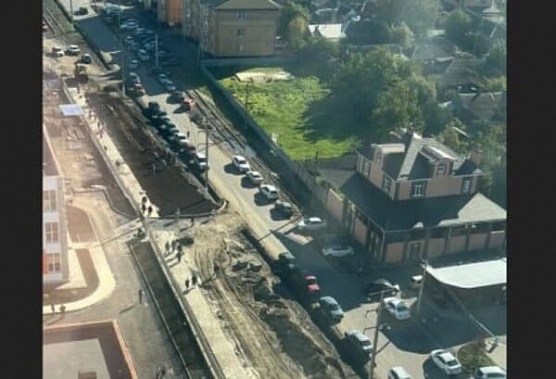 Новая школа в Батайске ущемила автовладельцев