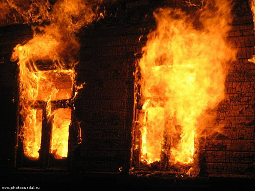 В Шахтах четыре человека сгорели в пожаре