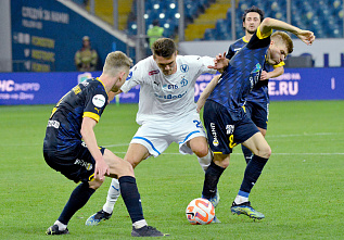 Футболисты «Ростова» на домашней арене проиграли московскому «Динамо»