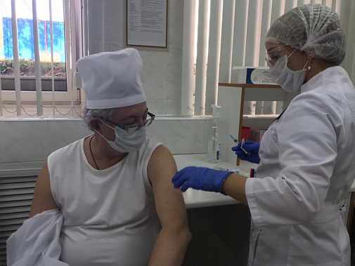 Сегодня на Дону приступили к вакцинации от COVID-19