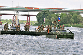  09.06 Отдельной инженерно-саперной бригаде ЮВО вручили орден Суворова