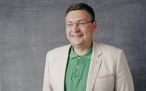 Поздравили организатора в сфере науки и образования, эксперта Антона Серикова