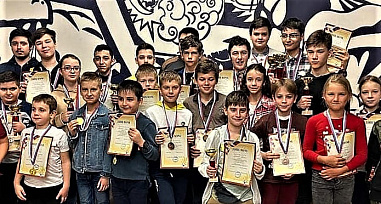 В Ростове в шахматы играли даже «ежи» и «бешеные слоны»