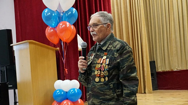 С ростовскими лицеистами встретились ветераны