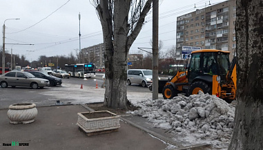 Администрация Ростова потребовала от "Ростовводоканала" в кратчайшие сроки убрать наледь с дорог