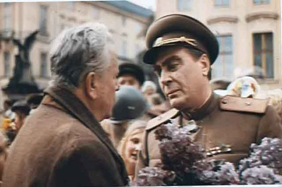 Евгений Матвеев в роли Брежнева.