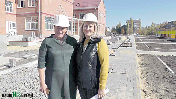Таслима ЦУКАНОВА и Татьяна КУЧЕРЕНКО: «Строить такой объект непросто, зато очень радостно. Мы уверены, он понравится ребятишкам и их родителям».