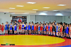 В Ростове прошел турнир по греко-римской борьбе памяти заслуженного тренера России Александра Онищенко