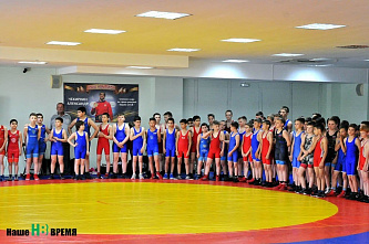 В Ростове прошел турнир по греко-римской борьбе памяти заслуженного тренера России Александра Онищенко