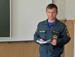 В Мясниковском районе начальник караула пожарной части работает учителем в школе