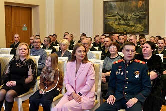 22 03 2026 Дончанина Дениса Свиридова удостоили «Золотой звезды» Героя России