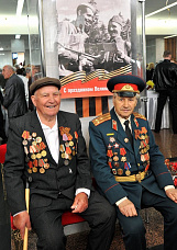 В Ростове возложили гирлянду Славы