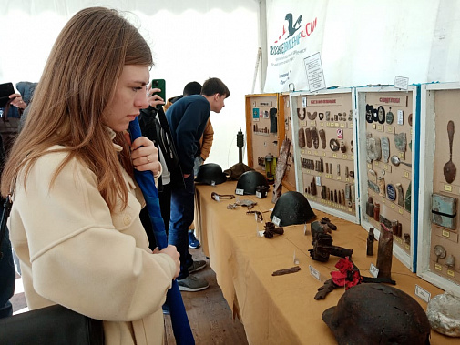Полтысячи молодых ростовчан посетили выставку "Безмолвные свидетели прошедших войн"