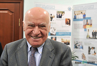 Оперирует Лео Бокерия