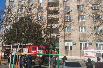 В Азове из-за пожара в девятиэтажном общежитии эвакуировали жильцов