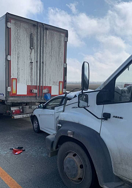 На трассе М4 под Шахтами снова произошла авария с участием большегрузов