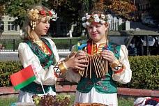 Веселится и танцует весь Ростов_25504