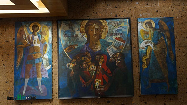 вернисаж на три этажа