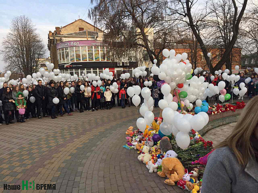 Белые шары над Кагальницкой…