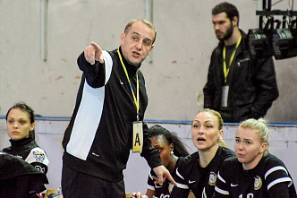 Великолепная девятка и вратарь