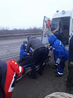 В Волгодонске спасли выпавшего из лодки посреди Дона рыбака