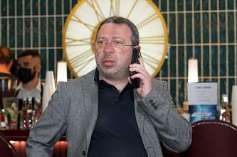 Украинский миллионер желает отомстить за свое непоступление в ростовский вуз?
