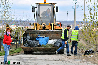 На Северном кладбище Ростова прошел субботник