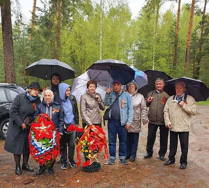 Во Владимирской области открыли памятник донскому летчику
