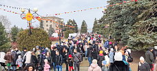 В Азове впервые провели Масленицу