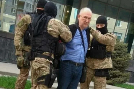 Момент задержания И. Пятигорца в центре Ростова весной 2019 года. Источник фото: архив 
