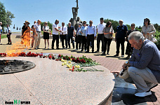 Участники памятной акции в Змиевской балке присоединились к Минуте молчания