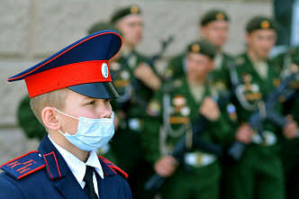 Гирлянду Славы возложили к стеле воинам-освободителям Ростова-на-Дону