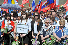 На братских могилах не ставят крестов