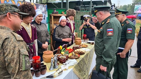 Лучшим военным поваром России признан житель Миллерово