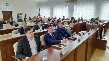 Прекращены полномочия главы администрации Азова Владимира Ращупкина