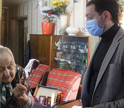 94-летнюю ростовчанку соседи сверху лишили света и покоя