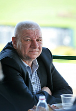 На ипподроме начали принимать ставки